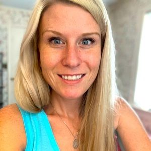 Meet your Posher, Hali